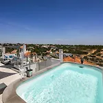 公寓 Overlooking With Pool *