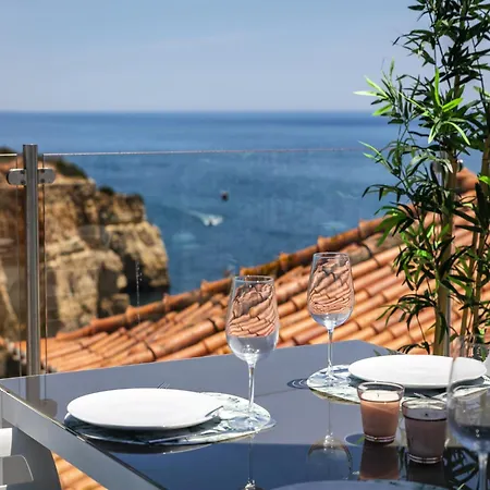 Overlooking With Pool * بيناغيل