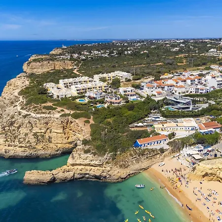 Overlooking With Pool بيناغيل