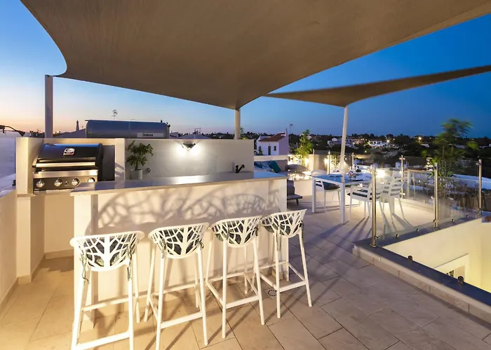 Overlooking With Pool * Benagil