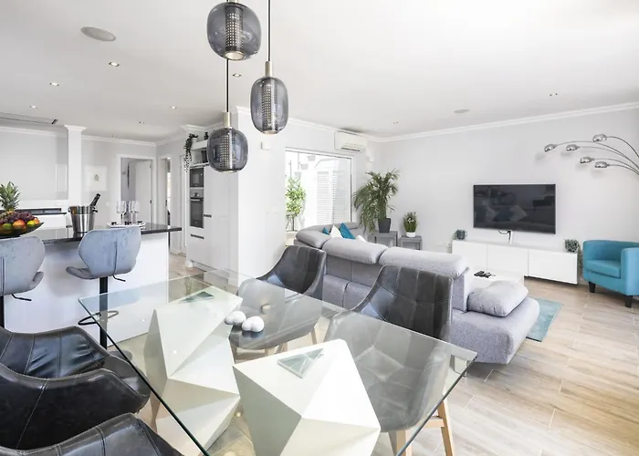 Overlooking With Pool Benagil