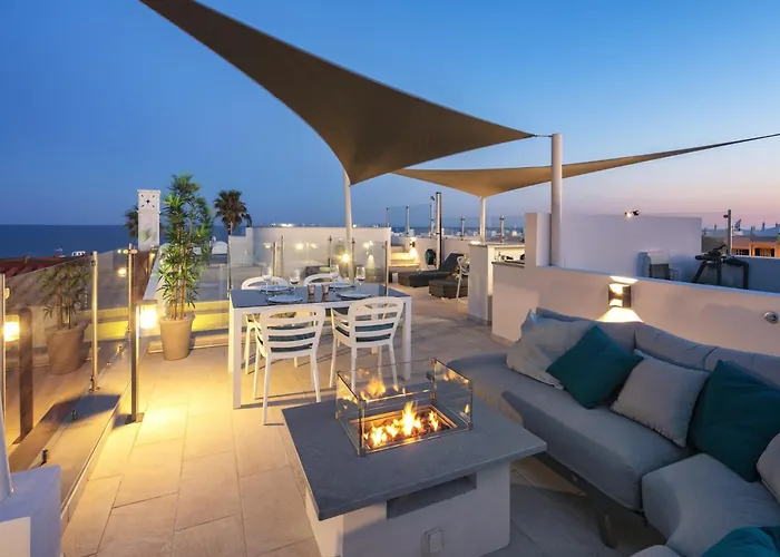 Apartman Overlooking With Pool