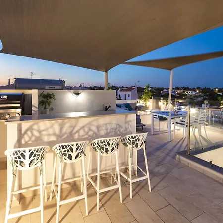 Overlooking With Pool * Benagil